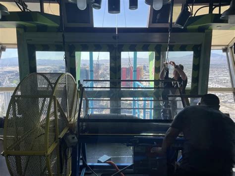 STRAT SkyPod Observation Deck & Rides Review .